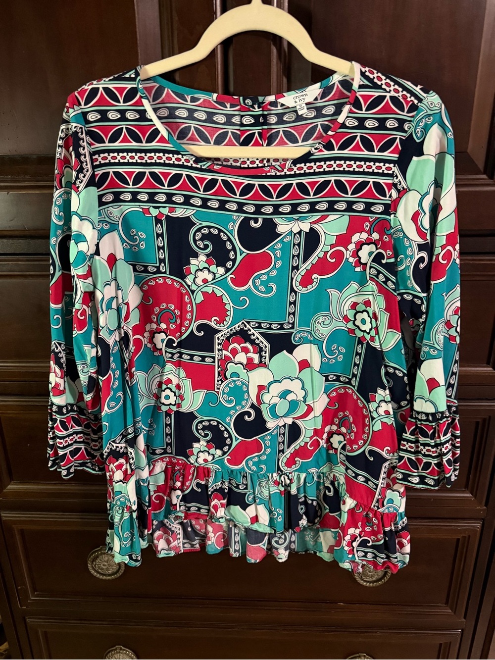 Crown & Ivy medium top